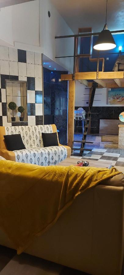 B&B Mirage Frecourt Экстерьер фото