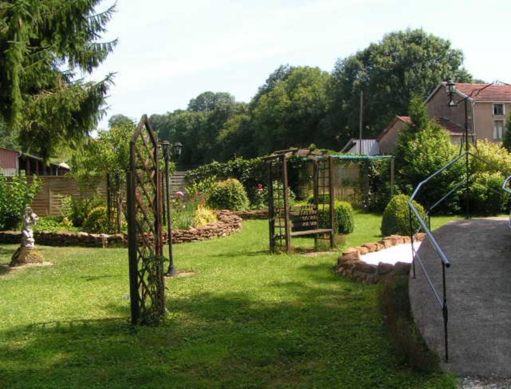 B&B Mirage Frecourt Экстерьер фото